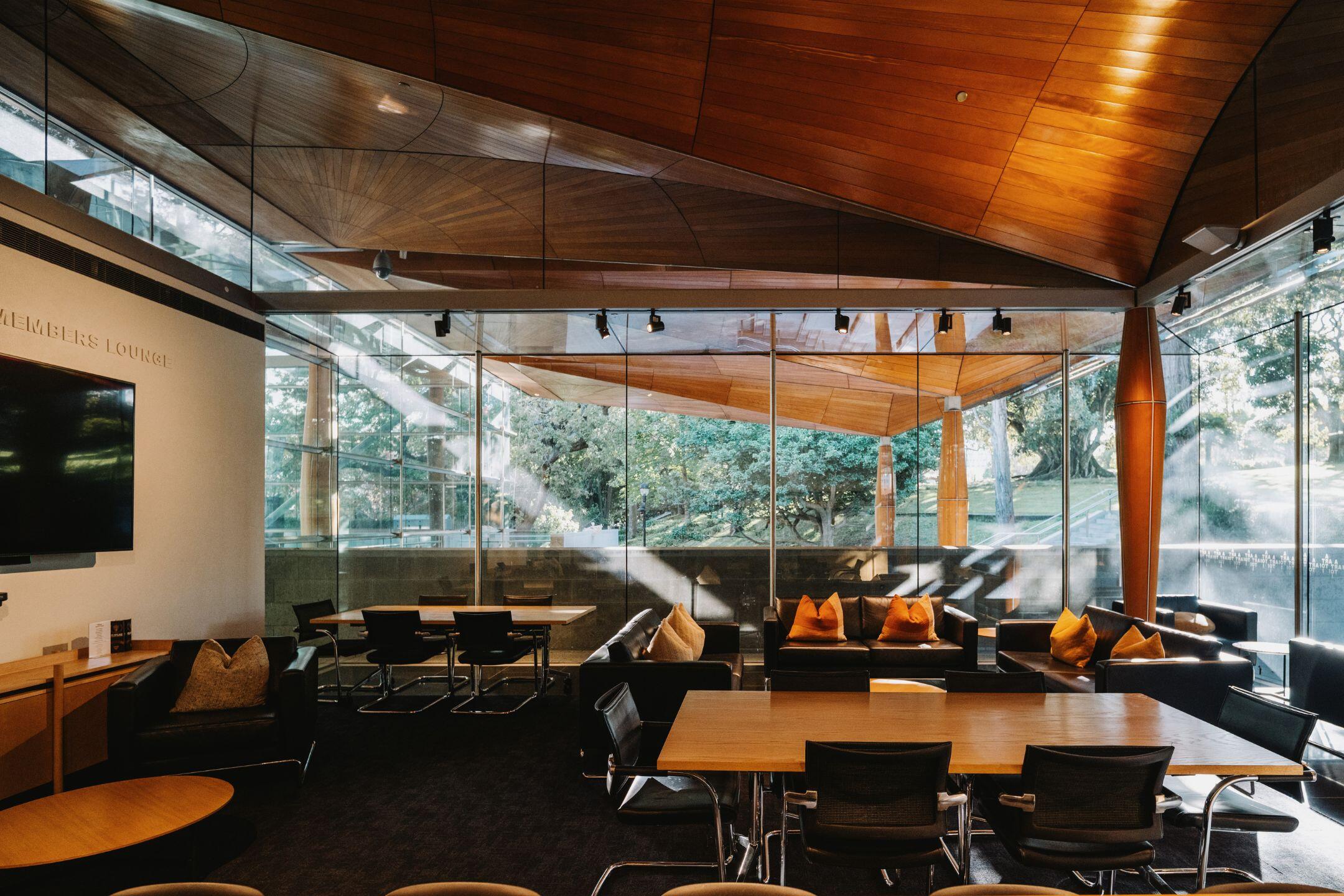 auckland-art-gallery-members-lounge-seating-2160-x-1440px.jpg