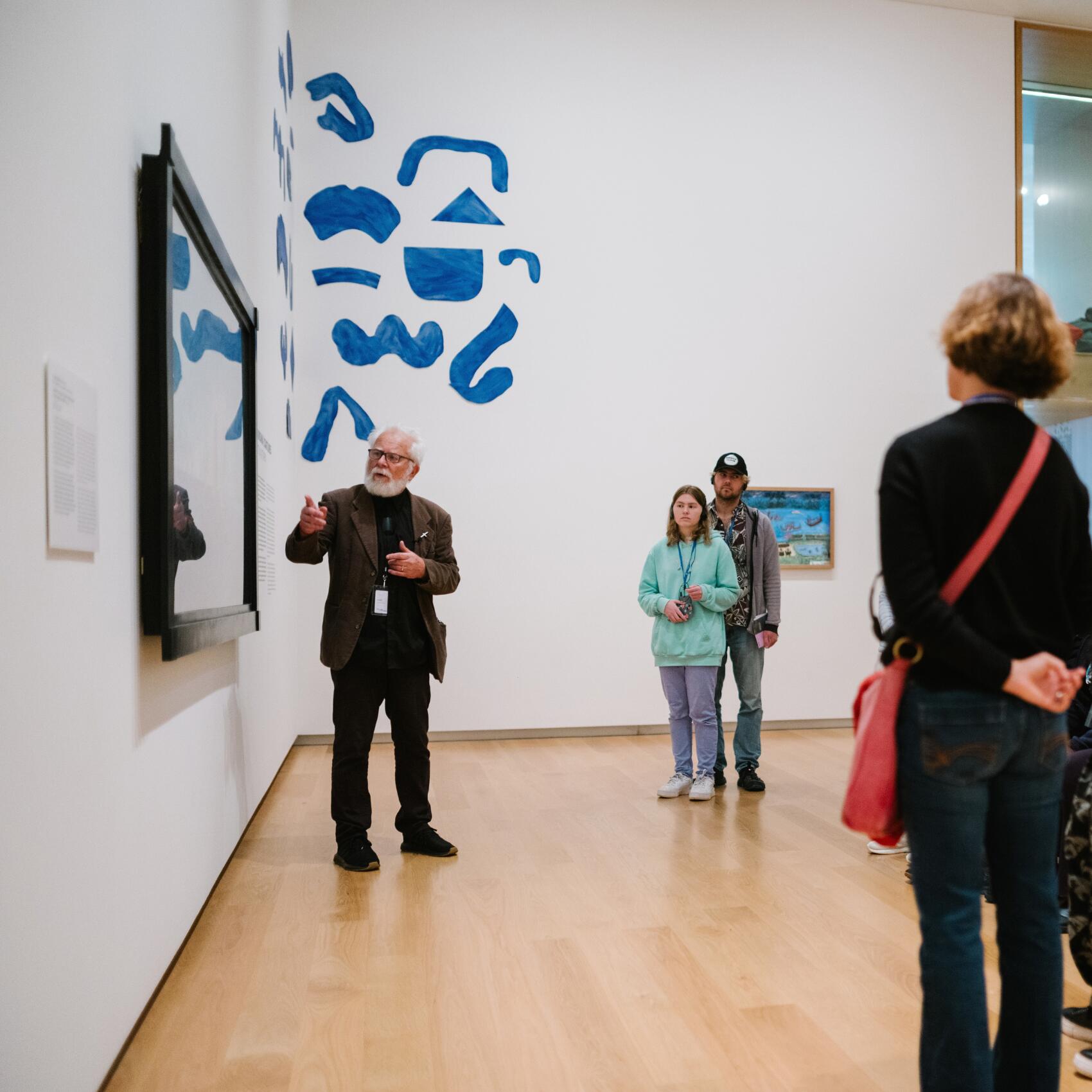 Guided tour | Picasso: Designed by Paul Smith
