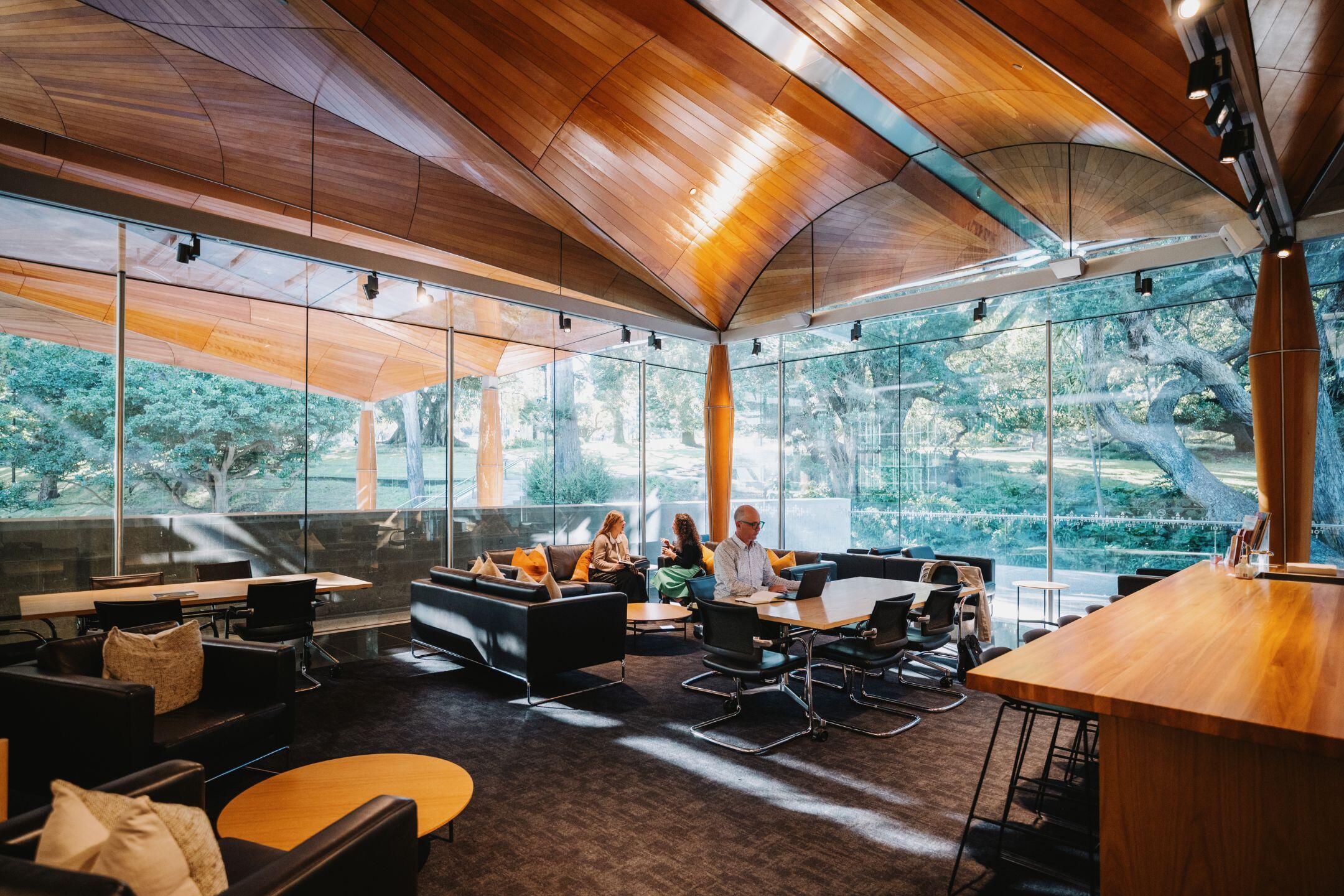 members-lounge-reading-area-auckland-art-gallery-2160x-1440px.jpg
