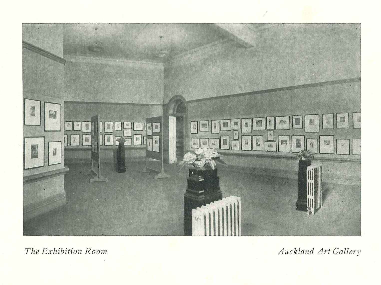 <p>The first installation photograph found in the front page of the <em>Graphic Art in New Zealand </em>catalogue, 1930. RC2015/5/3/4</p>