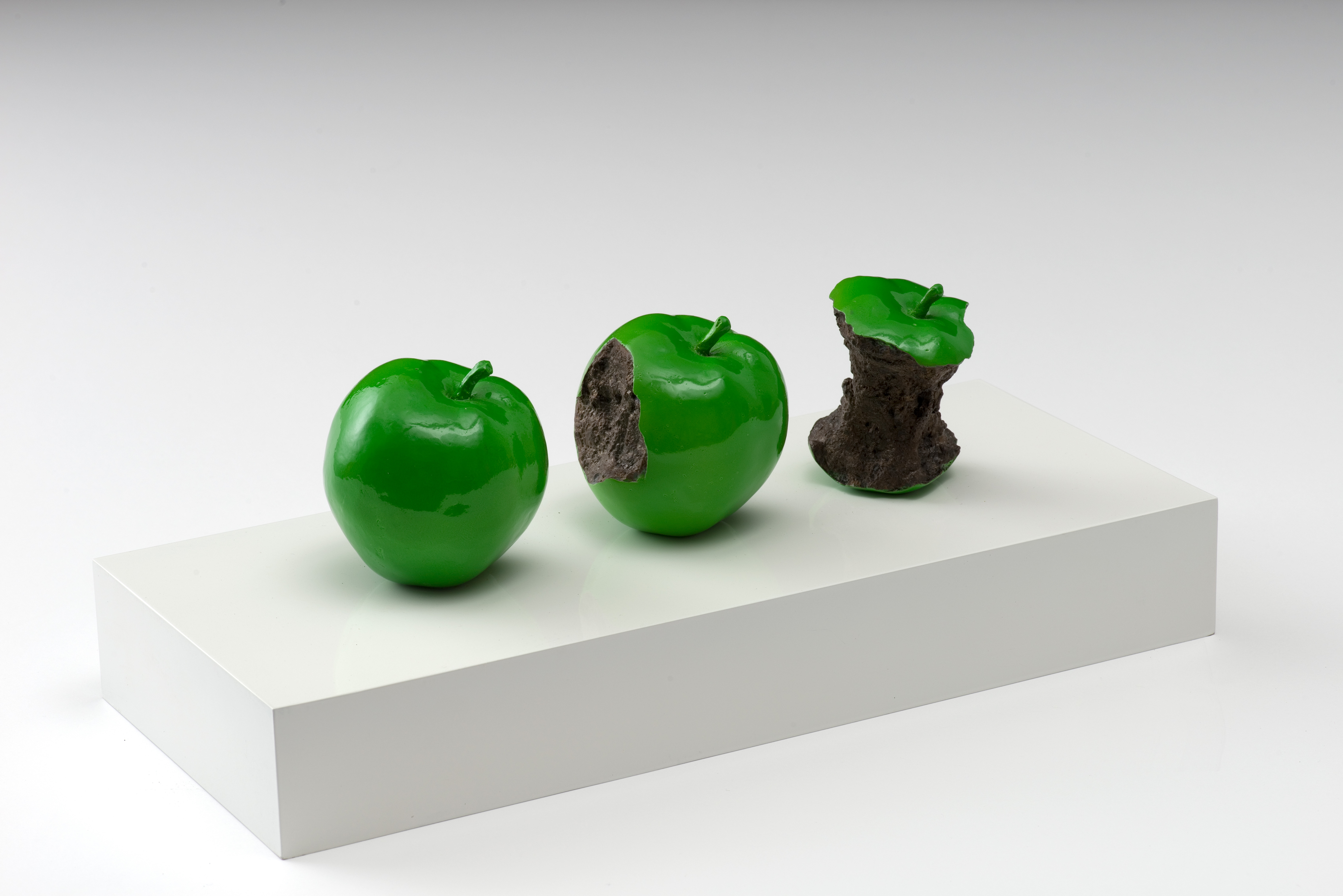 <p>Billy Apple&reg;, <em>2 minutes 33 seconds</em>, 1962. Auckland Art Gallery Toi o Tāmaki, gift of the artist with assistance from Alan Gibbs and Jenny Gibbs, 1991</p>
