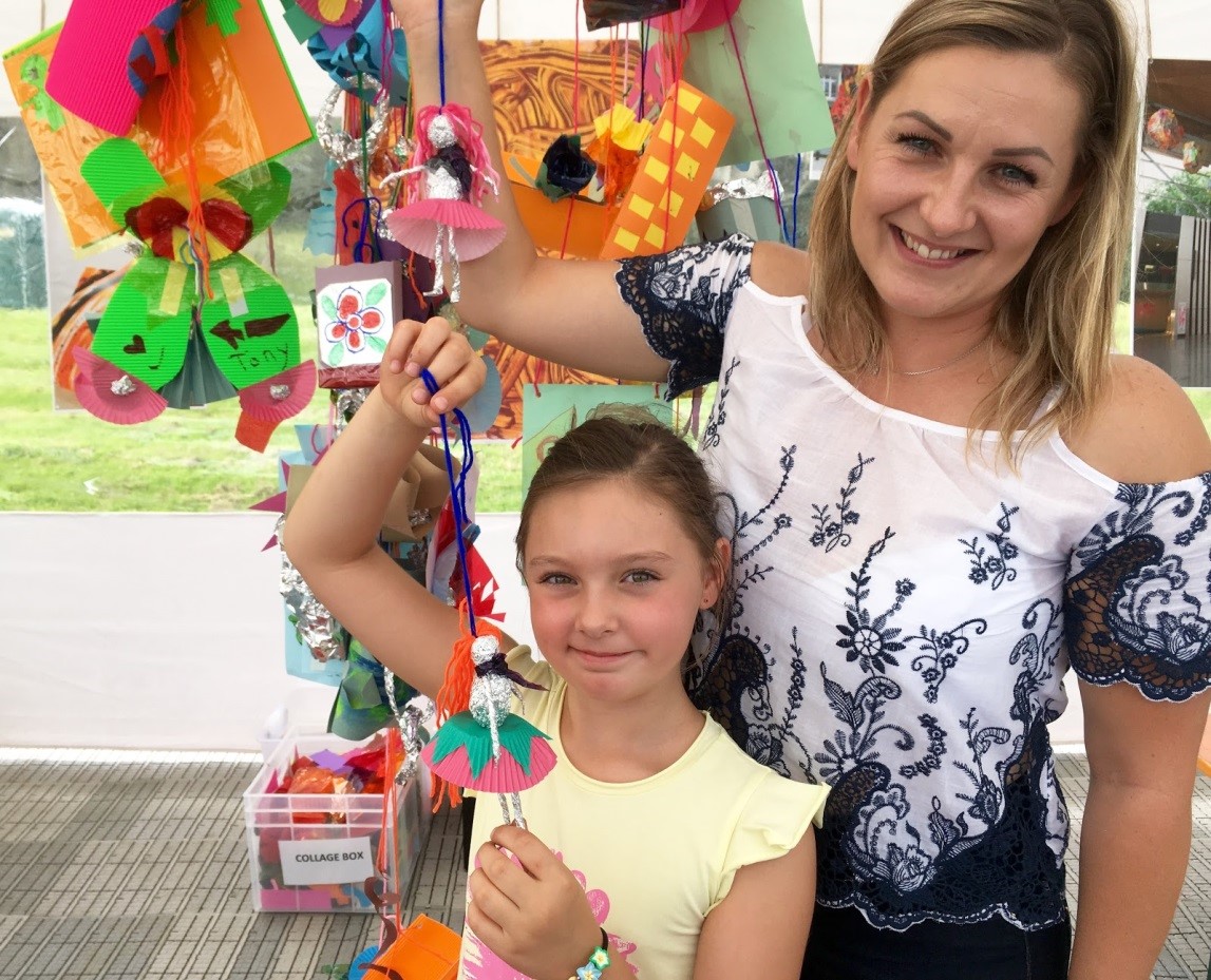 <p>This inventive mother&ndash;daughter team sparked some spontaneous collaboration and even made more sought after tinfoil figurines, complete with cupcake liner skirts and woollen hair, for the other eager kids to take home with them.</p>
