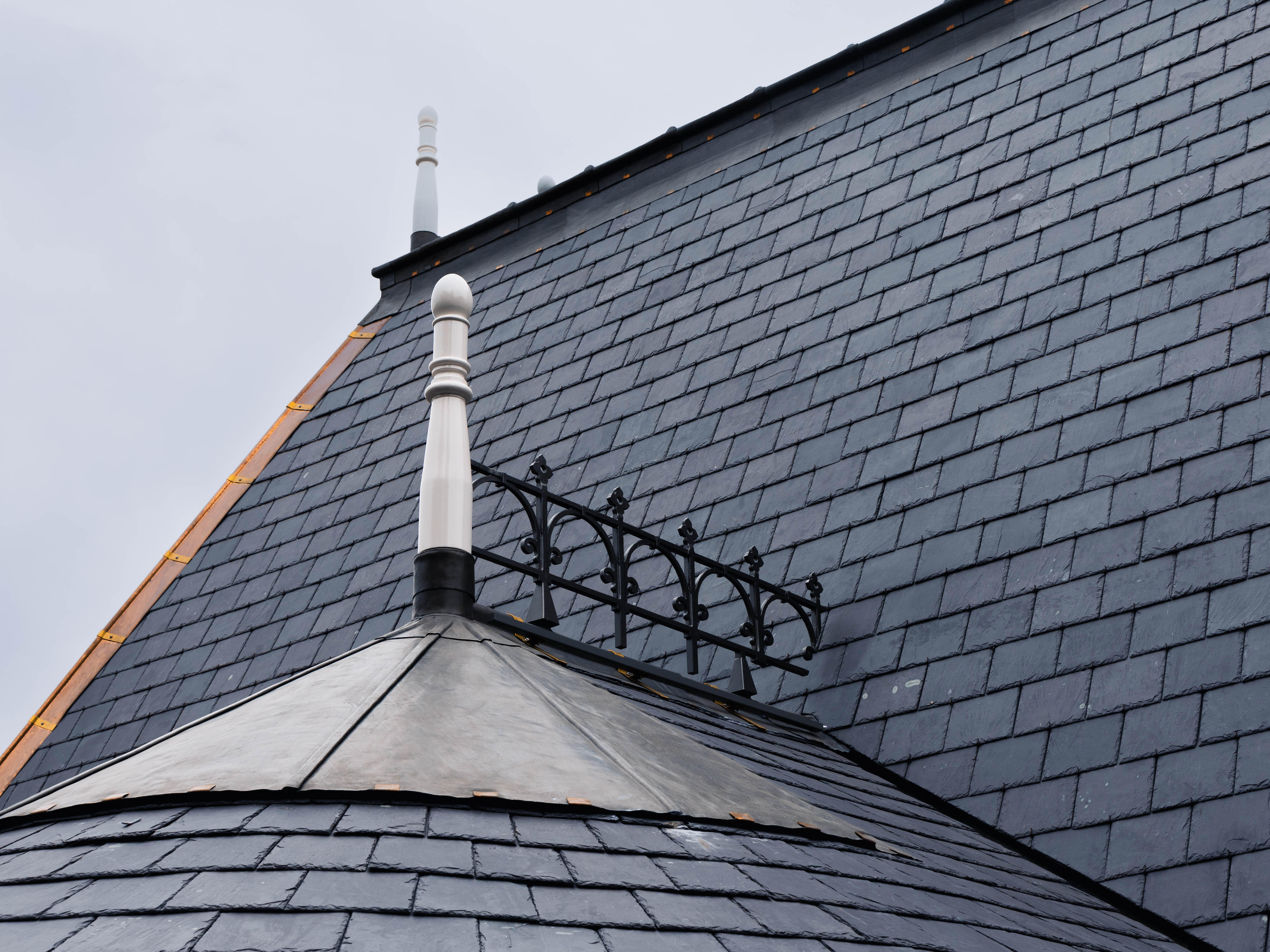 <p><em>Kia Whakahou, Kia Whakaora Heritage Restoration Project</em>,&nbsp;new roof, August 2024. Photography by Daniel Zheng.</p>
