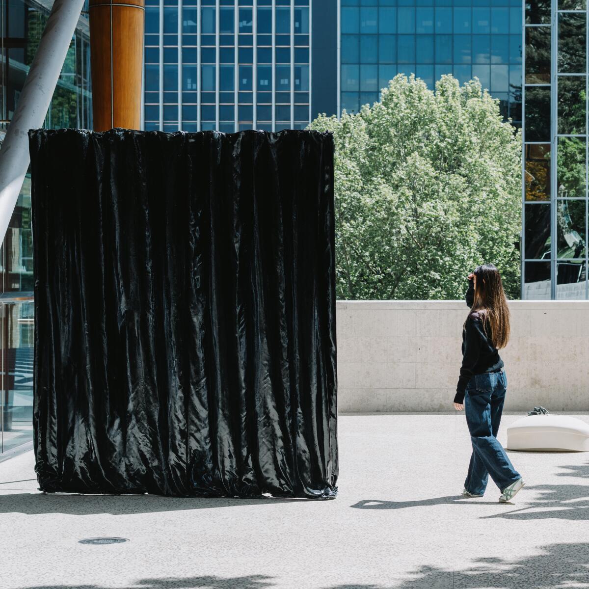 Meet the Artist: Ammon Ngakuru