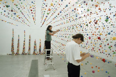 <p>1995:&nbsp;Transformers. Installing the 5000 polystyrene balls of Nike Savvas&rsquo; installation&nbsp;Simple Division.</p>