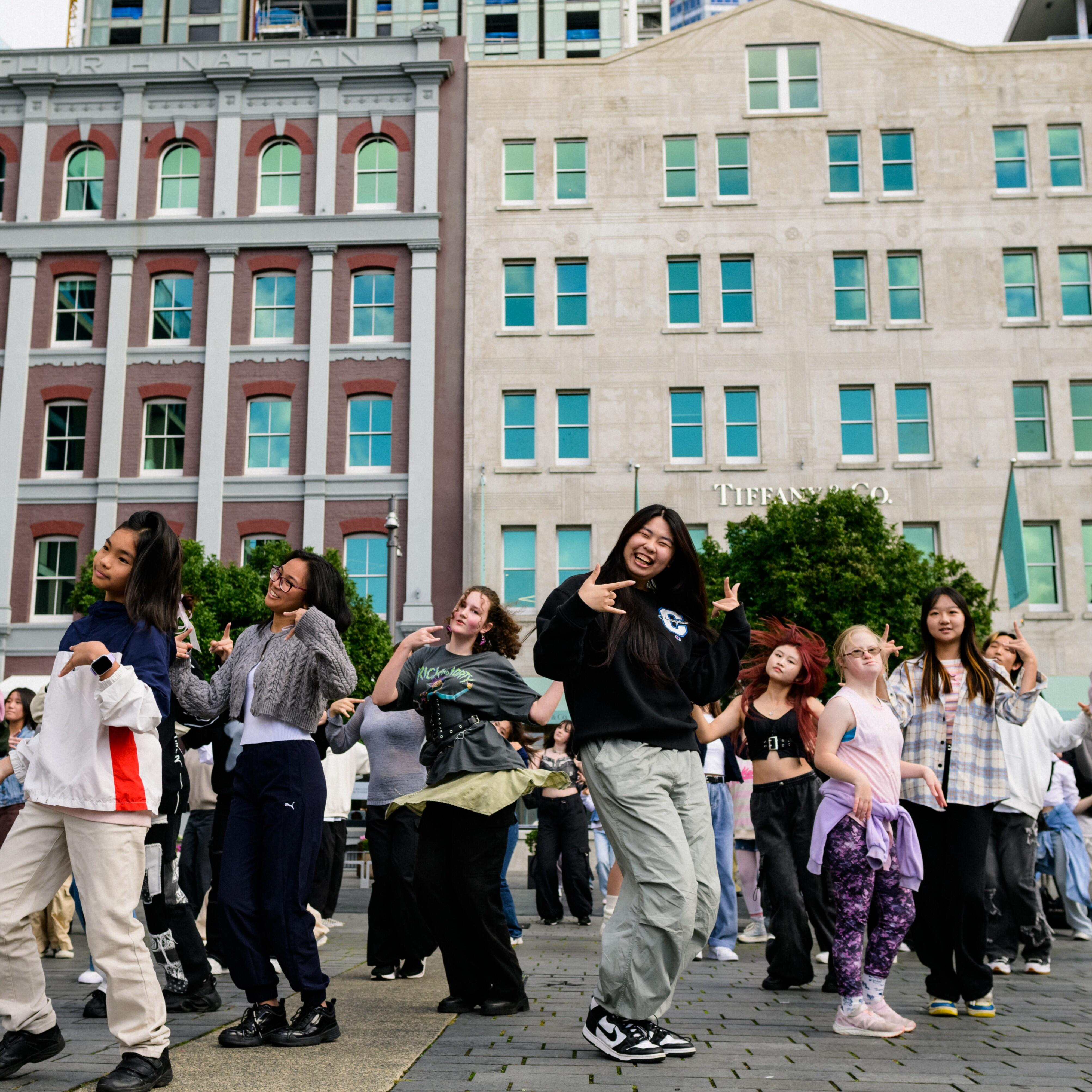 <p><strong>K-pop!</strong></p>

<p><strong>Workshop 1: 12.00&ndash;12.30pm</strong></p>

<p><strong>第一场工坊：中午12点至下午12点30分 </strong></p>

<p><strong>位于美术馆夹层的北庭</strong></p>

<p><strong>Te Ātea, Mezzanine level Performance 1: 12.45 &ndash;1pm</strong></p>

<p><strong>第一场表演：下午12点45分至1点 位于</strong></p>

<p><strong>美术馆夹层的北庭</strong></p>

<p><strong>Te Ātea, Mezzanine level Workshop 2: 2.30&ndash;3pm </strong></p>

<p><strong>第二场工坊：下午2点30分至3点</strong></p>

<p><strong>美术馆夹层的北庭</strong></p>

<p><strong>Te Ātea, Mezzanine level Performance 2: 3.15 &ndash;3.30pm, Forecourt</strong></p>

<p><strong>第二场表演：下午3点15分至3点30分</strong></p>

<p><strong>美术馆前院</strong></p>

<p>This Lunar New Year, <a href="https://www.nzkda.co.nz/">NZKDA</a> will be bringing you exciting K-pop performances and interactive workshops where everyone can join in and dance along. Come experience the fun, meet the crew and celebrate the New Year with some K-Pop dancing.</p>

<p>Workshops:</p>

<p>K-POP DANCE WORKSHOP &mdash; UNLEASH YOUR INNER IDOL!</p>

<p>K-pop curious and ready to dance? Join NZKDA for a fun K-POP WORKSHOP that brings the energy, precision and power of the Korean wave straight to you!</p>

<p>What to expect:</p>

<p>&bull; A fun, supportive space for all skill levels &ndash; from beginners to seasoned dancers.</p>

<p>&bull; No bookings necessary, just turn up on time and join in.</p>

<p>&bull; A mini performance and photo op at the end to show off your moves!</p>

<p>Bring your friends, wear your best dance gear, and get ready to move to the beats that are taking over the world! Curious no more &ndash; let&rsquo;s make your K-pop dream a reality. See you on the dance floor!</p>

<p>NZKDA-K-POP PERFORMANCE</p>

<p>Join us for a K-pop performance by our favourite feel-good community dance troupe NZKDA.</p>

<p>Often seen frequenting Freyberg Square and Takutai Square in Auckland&rsquo;s city centre, NZKDA is a passionate community dance crew that celebrates the creativity and vibrance of K-pop right here in Tamaki Makaurau! An important part of the group&rsquo;s identity is promoting freedom of self-expression and individuality, cultivating a community culture that is supportive and inclusive.</p>

<p>Photo credit: Jinki Cambronero</p>

<p>K-POP 舞蹈工坊&mdash;&mdash;释放你内心的偶像！</p>

<p>你对K-pop感兴趣，并且想要小试你的舞步吗？那就在<a href="https://www.nzkda.co.nz/">NZKDA</a>的带领下 ，体验这场充满乐趣的K-POP工坊，让韩流舞风的活力、精准与力量直击你的灵魂！</p>

<p>活动亮点：</p>

<p>&bull; 这是一场充满欢笑，相互扶持，不拘泥于技术水平的活动&mdash;&mdash;无论初学者还是资深舞者皆可参与。</p>

<p>&bull; 无需预约，准时到场即可加入。</p>

<p>&bull; 工坊尾声设有迷你表演环节与拍照机会，供你尽情展现你的舞姿！</p>

<p>带着你的友人，穿上最炫酷的舞衣，准备好伴随着风靡全球的流行乐舞动起来！别只停留在感兴趣上&mdash;&mdash;让我们将你的K-pop梦想变为现实。咱们舞池里不见不散！</p>

<p>NZKDA&mdash;&mdash;K-POP表演</p>

<p>欢迎加入我们，共同欣赏人气极高，以传递欢乐为宗旨的社区舞团NZKDA的K-pop表演。</p>

<p>这支激情洋溢的舞团常常现身于奥克兰市中心的弗雷伯格广场（Freyberg Square）与塔库泰广场（Takutai Square），在我们身处的这座城市生动演绎着K-pop的创意与活力。舞团的核心理念在于倡导自由表达的精神与个性的彰显，并致力于孕育包容互助的社区文化。</p>

<p>图像由Jinki Cambronero提供</p>
