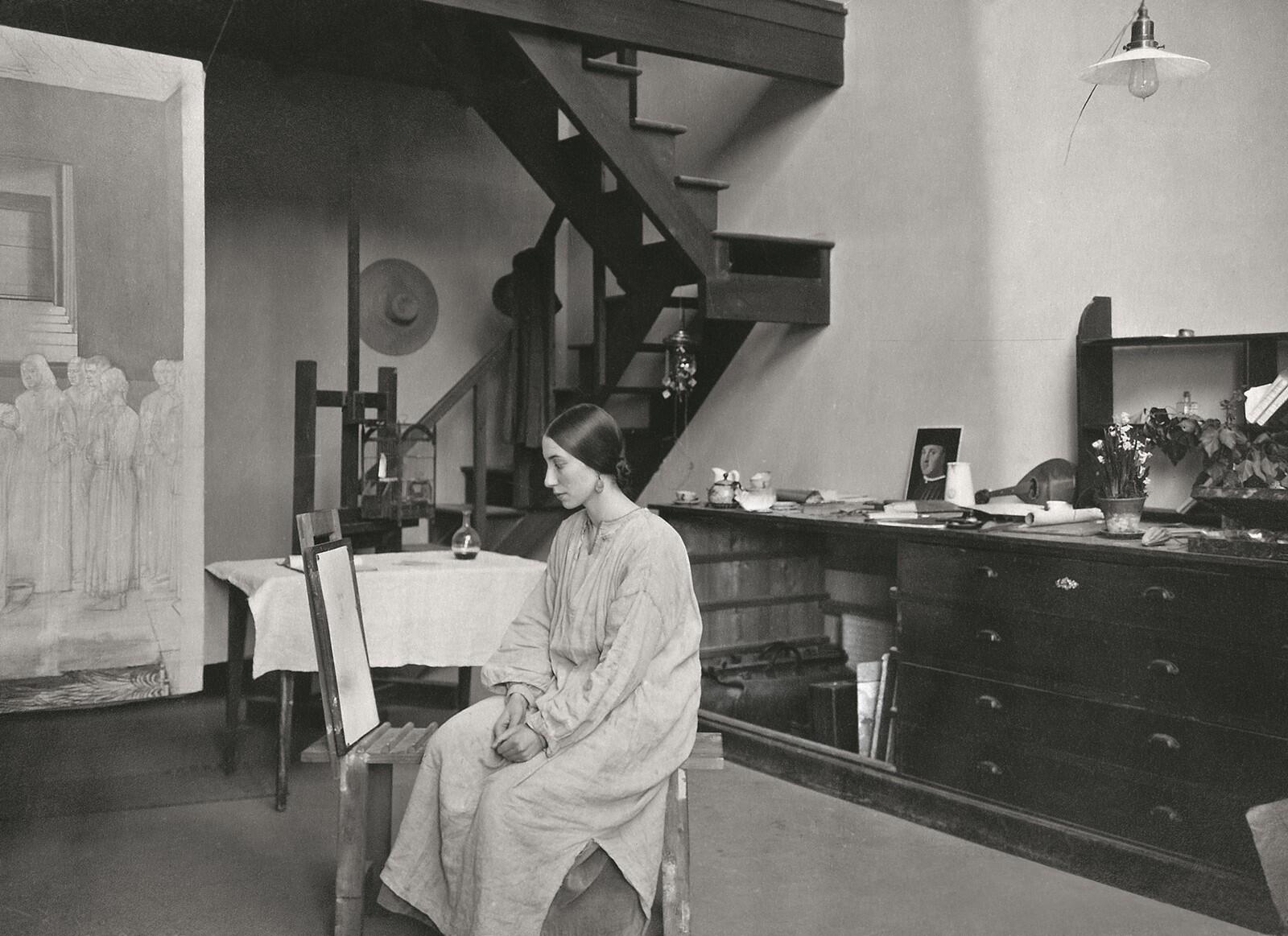 <p>Unknown photographer,&nbsp;<em>Winifred Knights in Her Studio at the British School at Rome</em>, 1923</p>
