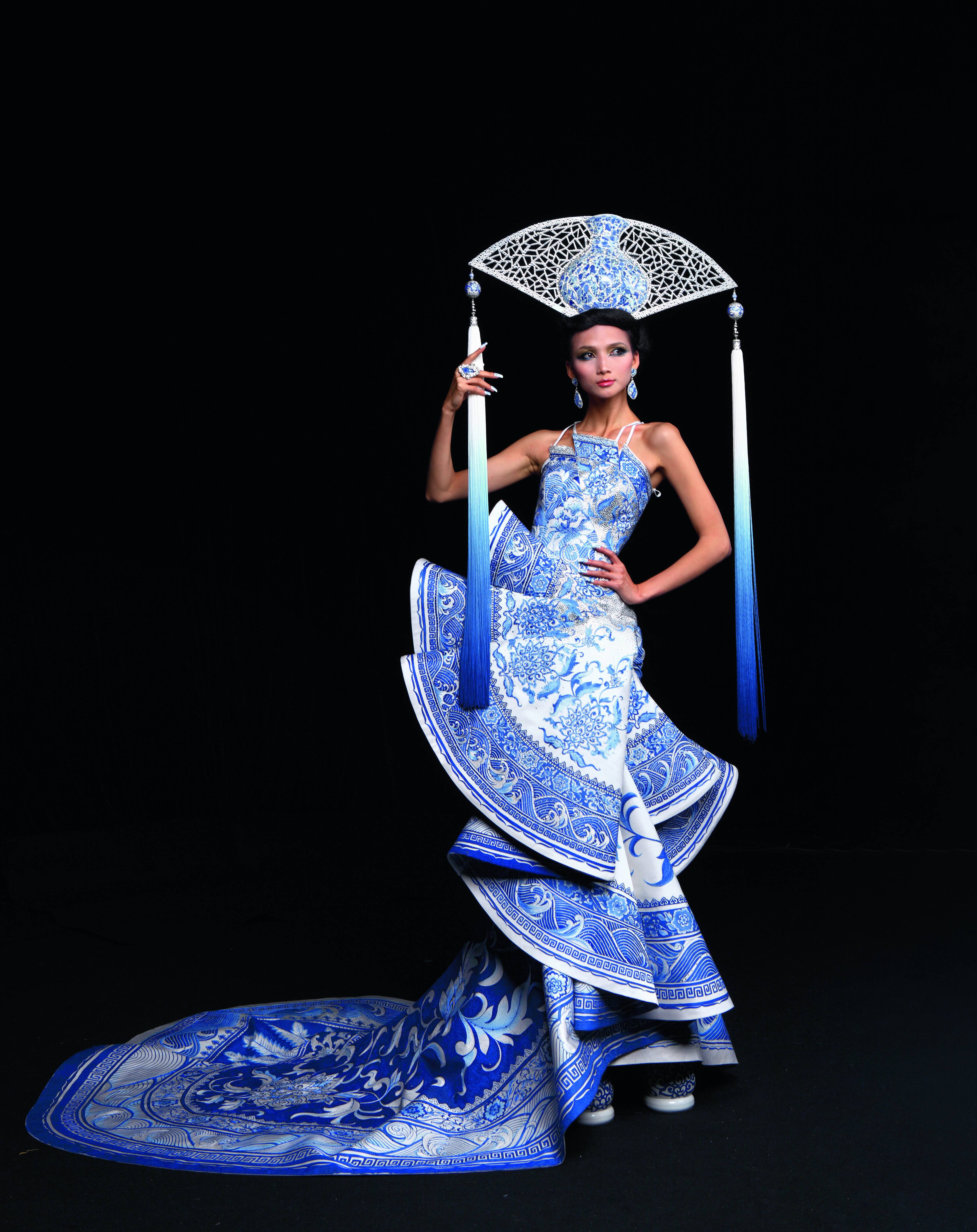 Opening weekend of Guo Pei: Fashion, Art, Fantasy 郭培 ：时装之幻梦