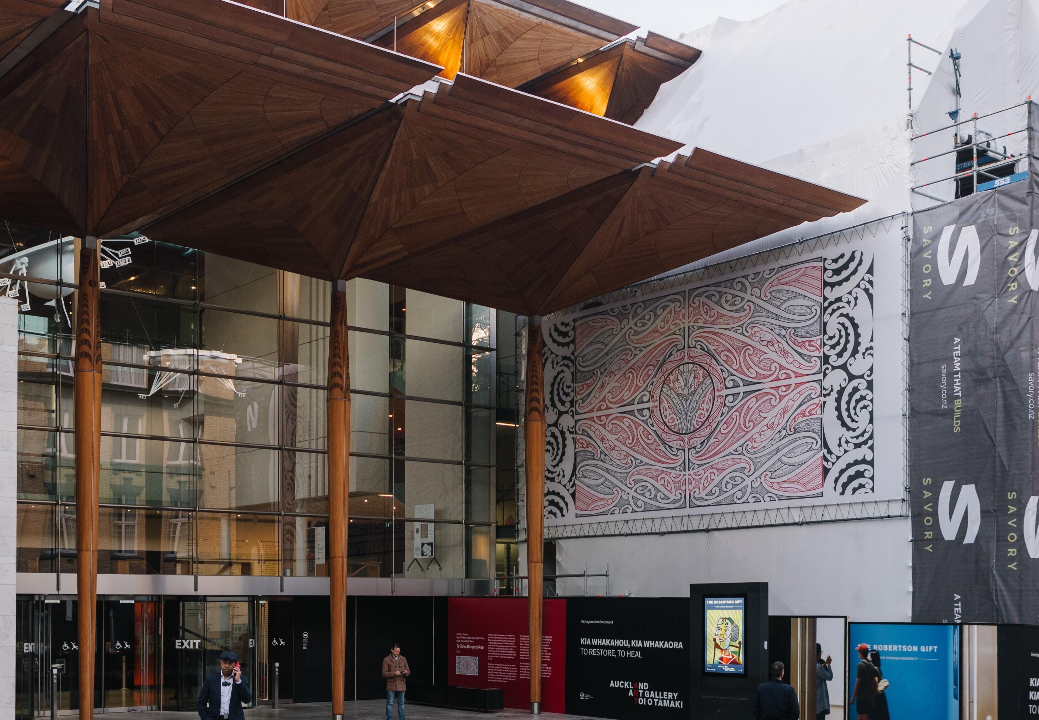 <p><strong>Graham Tipene,</strong>&nbsp;<em>Te Mata o Mangahekea</em>, 2024, installation view, commissioned by Auckland Art Gallery Toi o Tāmaki.&nbsp;</p>
