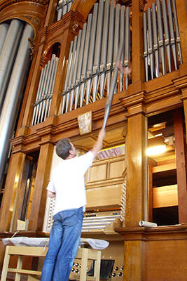 <p>The final pipe is installed in the Auckland Town Hall Organ, December 2009</p>

