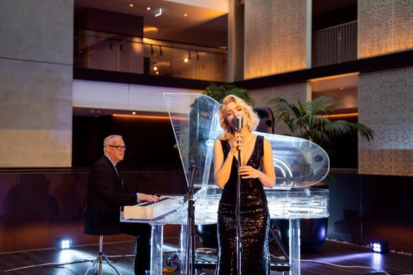 Champagne Lounge