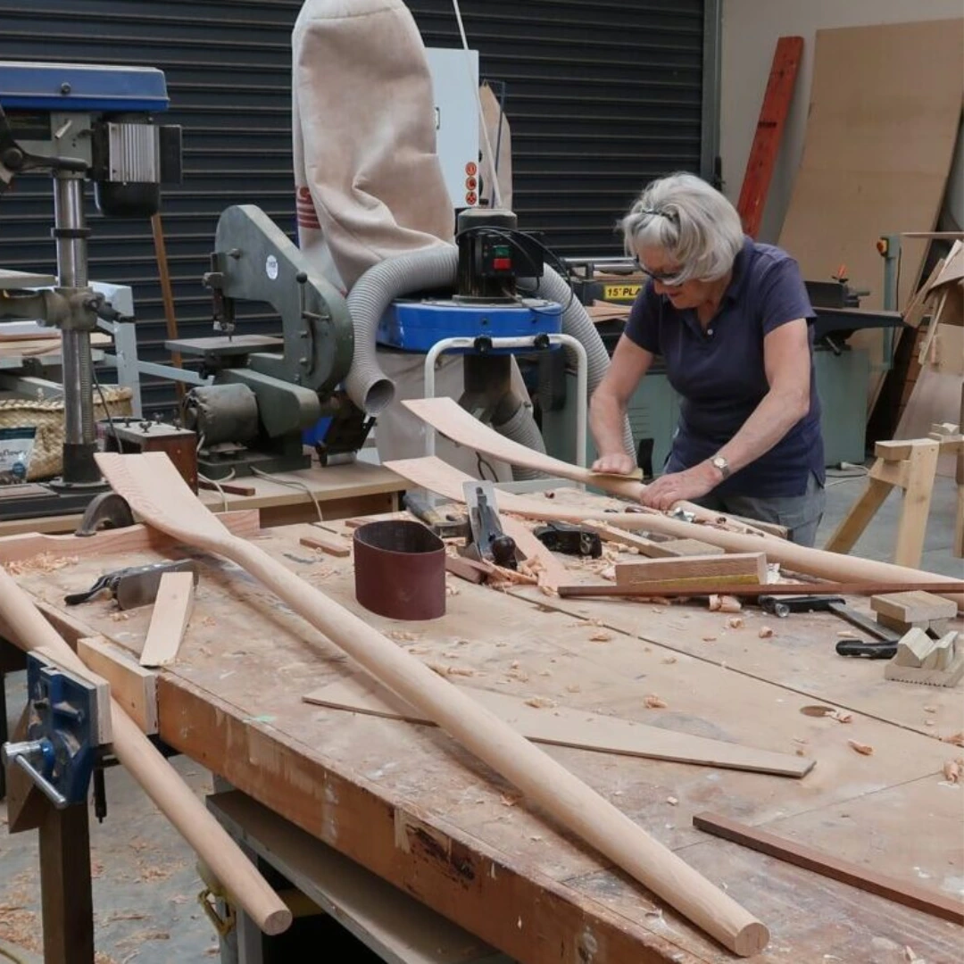 https://cdn.aucklandunlimited.com/maritime/assets/media/spoon-blade-oars.webp