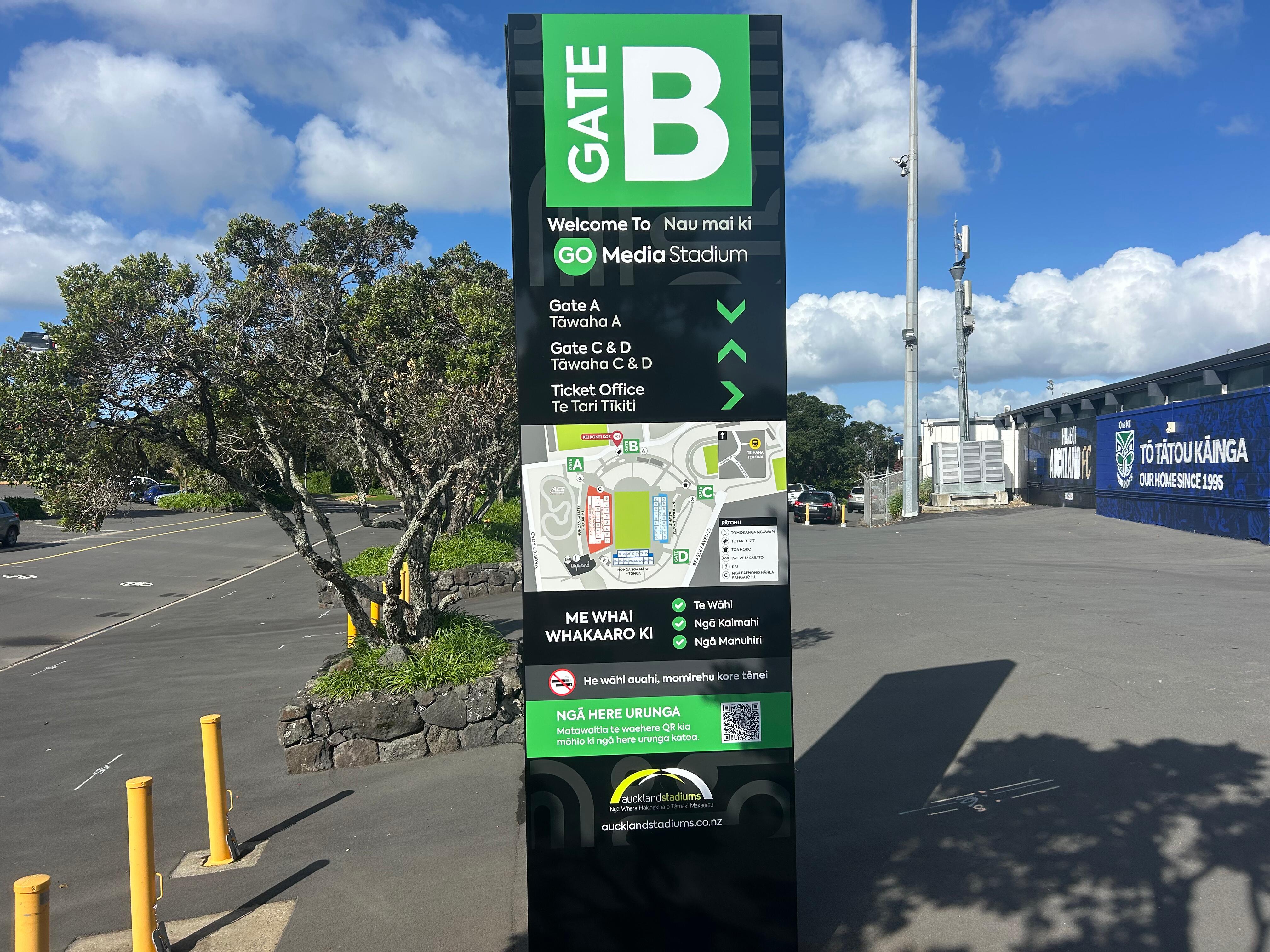 Te whakamāori i ngā tohu i ō mātou wāhi / Installing bilingual signage at our venues