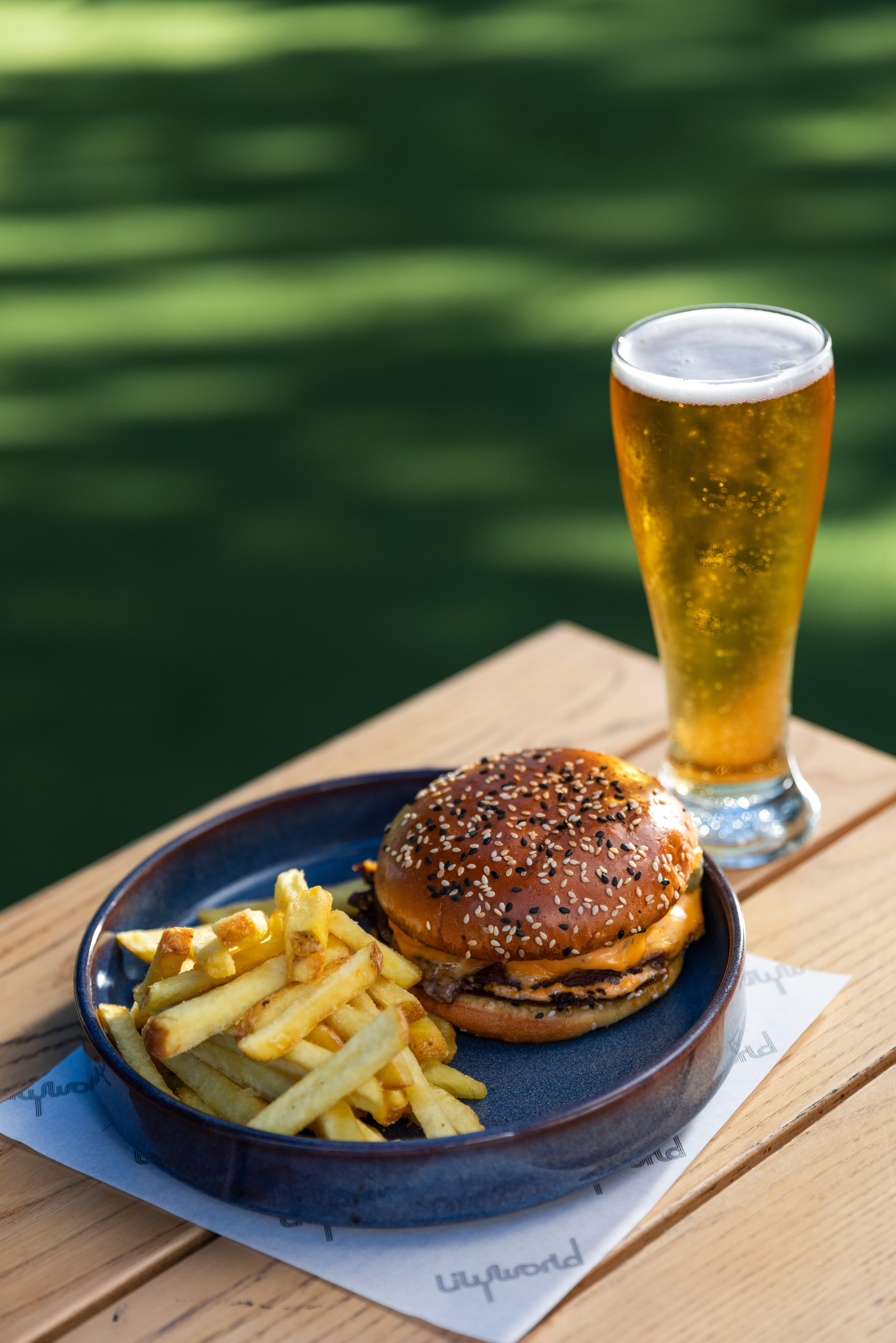 <p>Lilyburger &amp; Fries</p>
