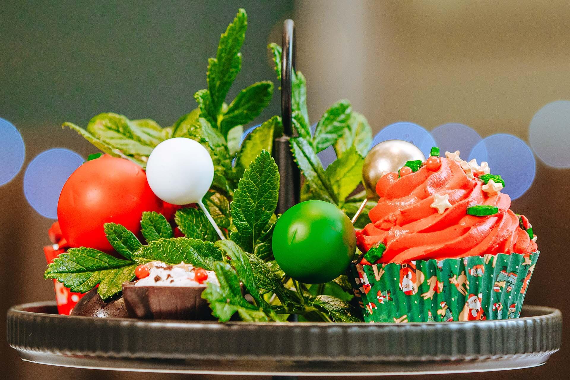 https://cdn.aucklandunlimited.com/zoo/assets/media/auckland-zoo-christmas-vegan-high-tea-top-only.jpg