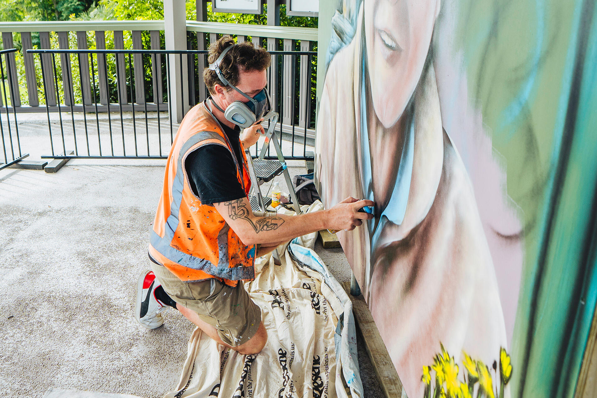 https://cdn.aucklandunlimited.com/zoo/assets/media/az-david-attenborough-mural-day-2-220426-03.jpg