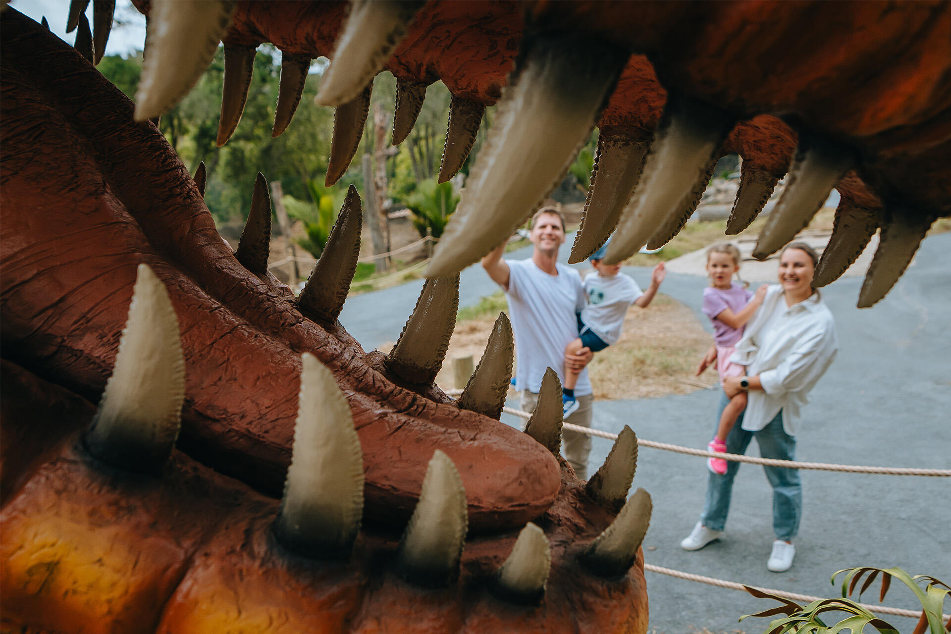 https://cdn.aucklandunlimited.com/zoo/assets/media/az-dino-familys-t-rex-270325-22.jpg